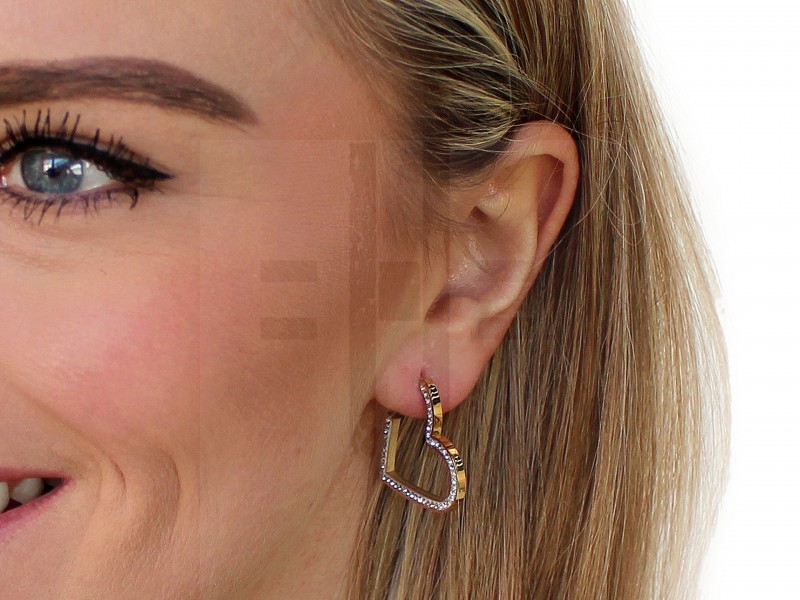 Rozsdamentes fülbevaló csiszolt köves szív