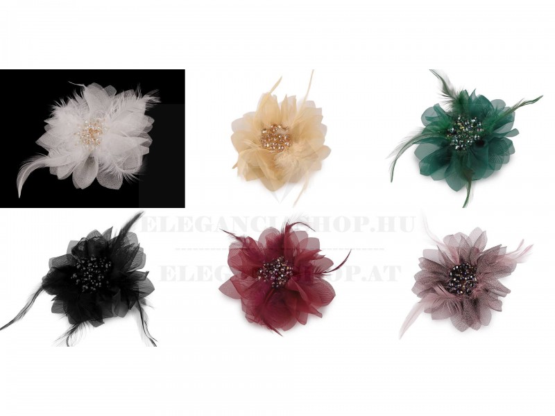 Bross csiszolt üveggyöngyökkel és tollal