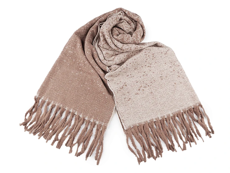 Női téli sál rojtokkal