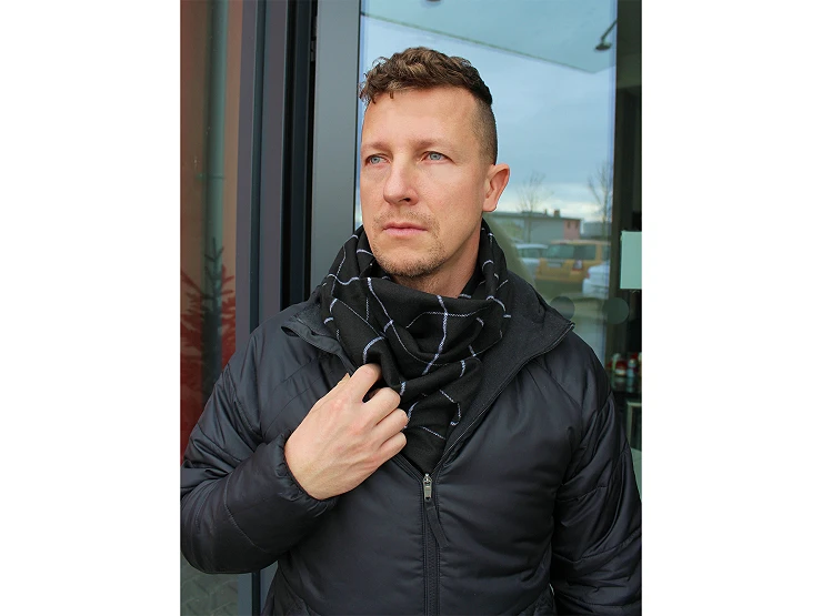 Férfi sál rojtokkal kockás